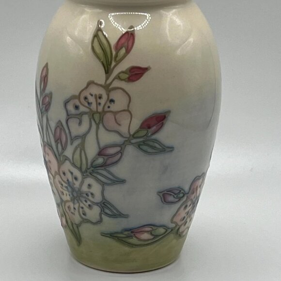 Moorcroft 'Spring Blossom' vase, designer Sally Tuffin - Picture 2 of 9